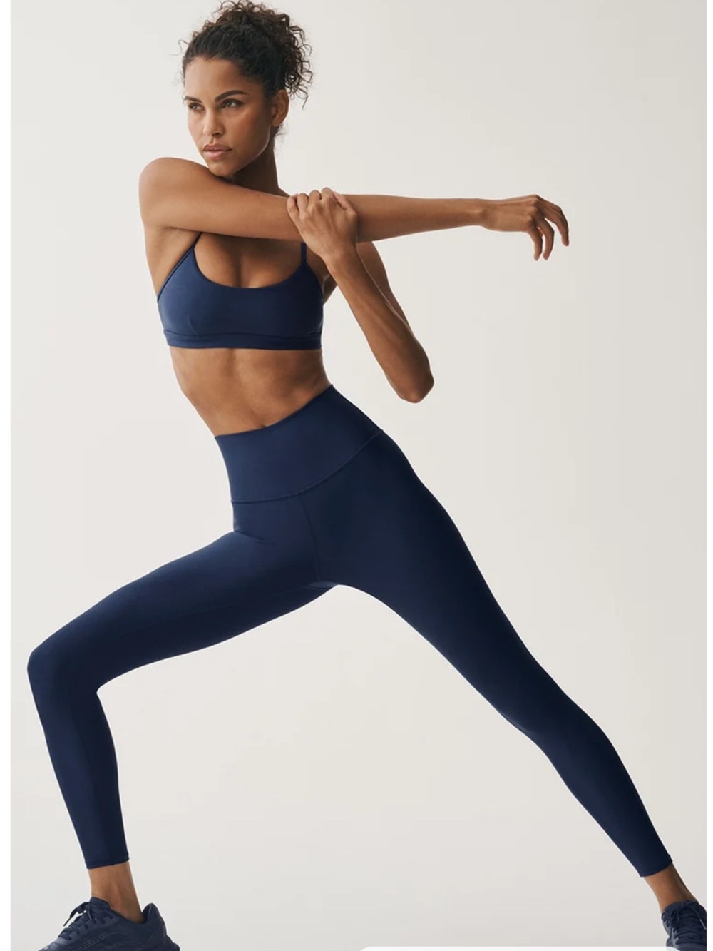 Alo Yoga 7/8 Airlift High waist Legging (Medium) & Intrigue Sports Bra (Small)